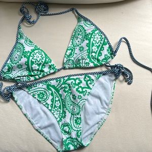 Cute blue and green bikini!